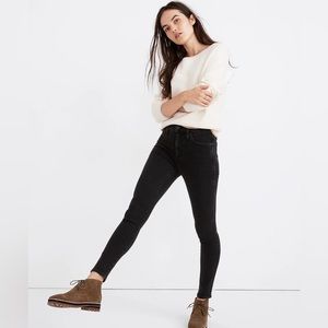 - Petite 10" High-Rise Skinny Jeans in Starkey Wash size 25